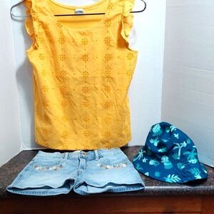 LC WAIKIKI LINED ILET BLOUSE...SIZE  12-13Y...EUC